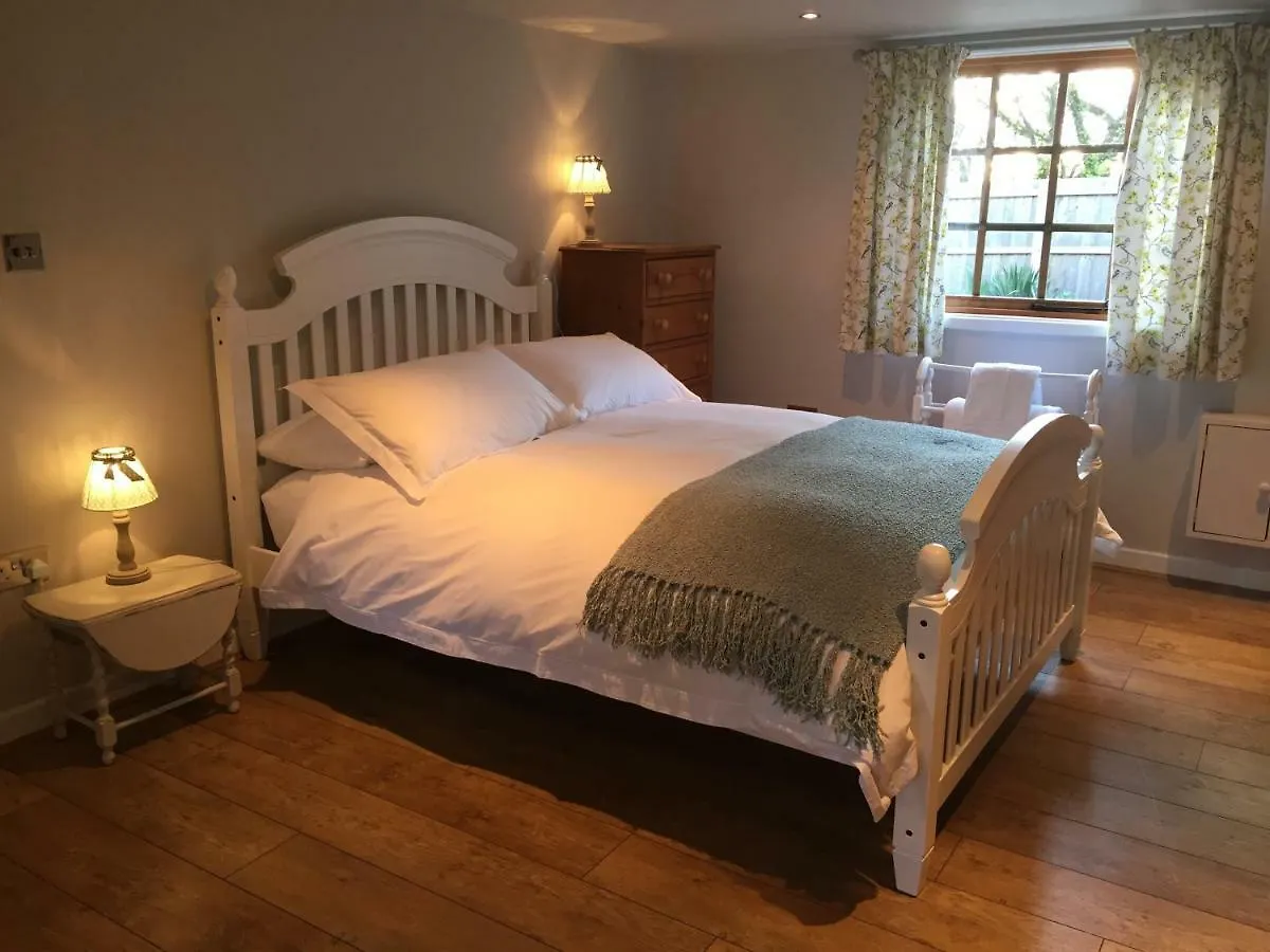 Stapehill Lodge B&B Hampreston Velká Británie