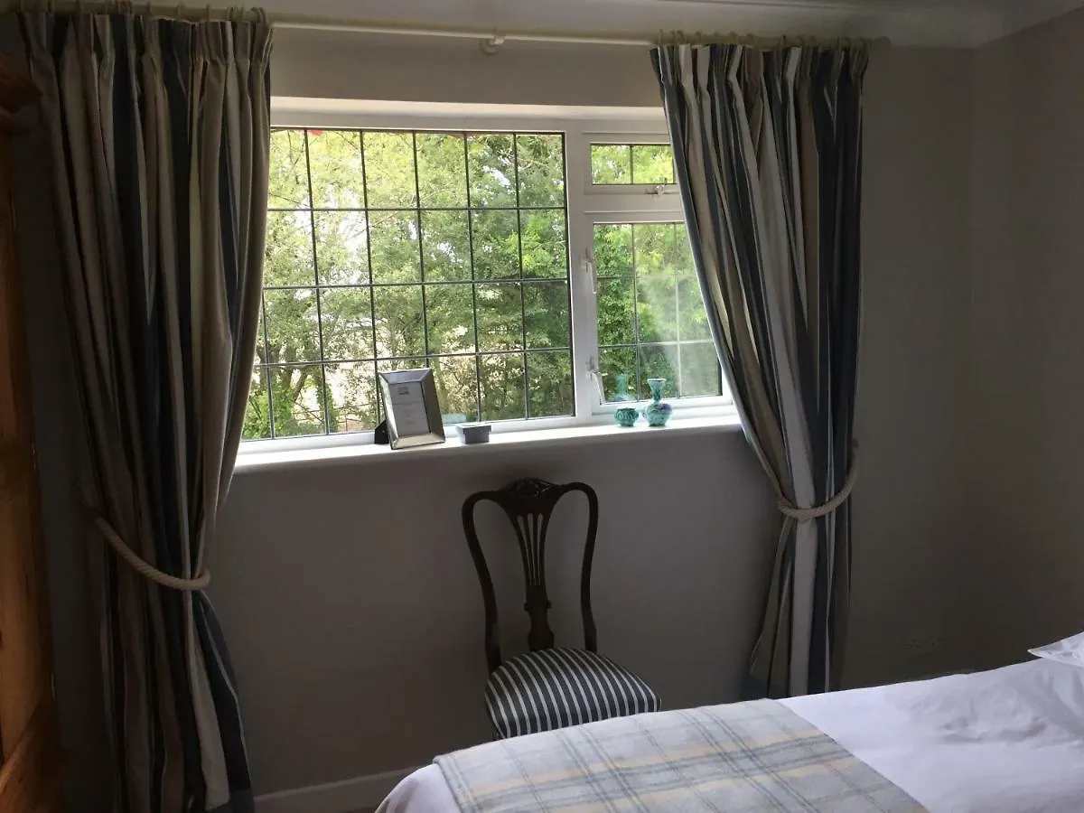 Stapehill Lodge B&B Hampreston 0*,  United Kingdom